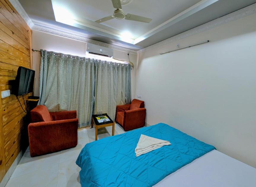 Dip Holidays Shānti Niketan Exterior foto
