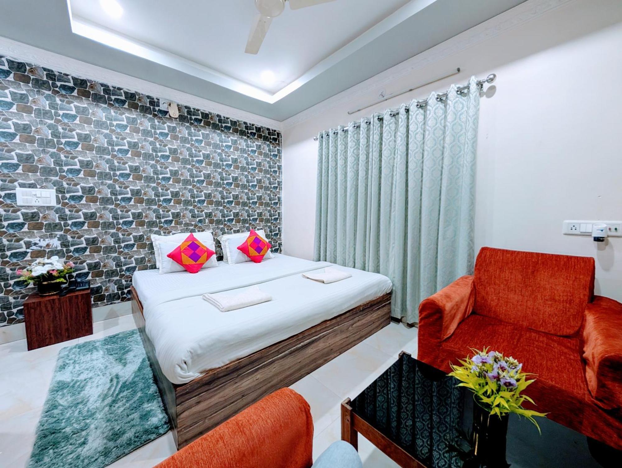 Dip Holidays Shānti Niketan Exterior foto